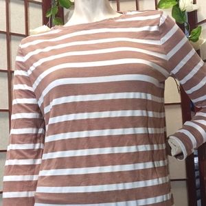 Old navy size med long sleeve t shirt